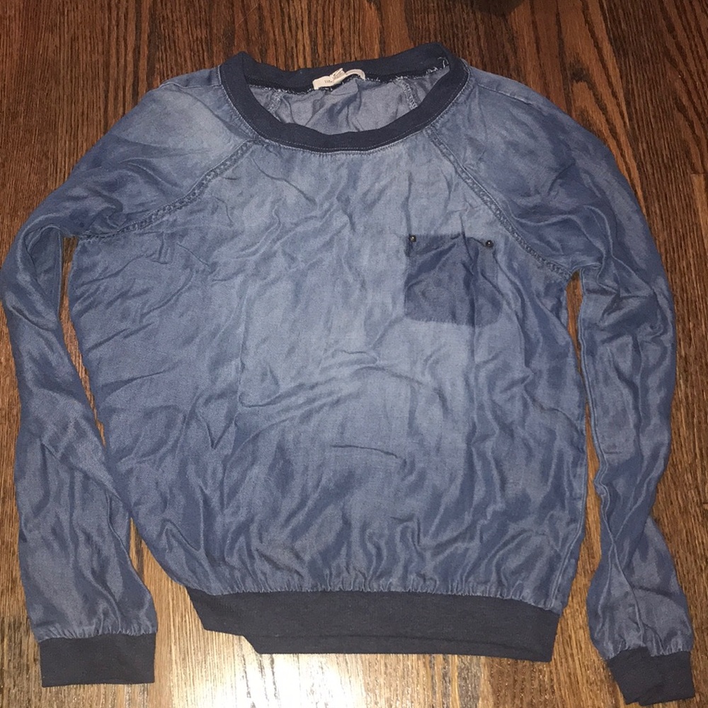 Long sleeved shirt